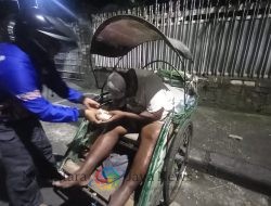 Aliansi Wartawan Surabaya Gelar Sahur On The Road, Bagikan 150 Nasi Box