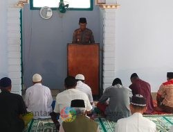 Tema Khutbah Kapolsek Woja, Kebersamaan dan Ketakwaan di Bulan Suci Ramadan