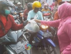 Polsek Cerme Bagikan Paket Sayur dan Lele Segar kepada pengendara, Santunan Anak Yatim, dan Buka Bersama