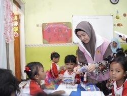 Srikandi & PIKK PLN Icon Plus Jatim Dukung Pendidikan Anak Prasejahtera di Sekolah Gratis TK untuk Indonesia