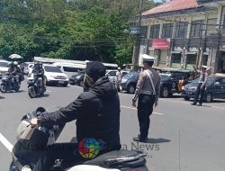 Polres Bangli Tertibkan Lalu Lintas di Kawasan Wisata Bintang Danu saat Libur Idul Fitri 1446 H