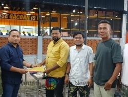 Ketua Umum Pimpinan Pusat Pemuda Tabagsel Samsuddin Harahap Serahkan SK Kepengurusan Cabang Pemuda Tabagsel kota Padang Sidempuan Iskandar Muda Batubara