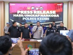Polres Kediri Berhasil Gagalkan Peredaran Narkoba, Tiga Tersangka dan Sabu Hampir 1 Kg Diamankan