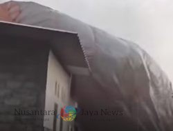 Balon Udara Misterius Nyaris Bakar Rumah Warga di Jombang, Api Masih Menyala Saat Jatuh