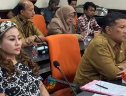 DPRD Surabaya Ungkap Dugaan Penahanan Ijazah 31 Karyawan oleh UD Sentosa Seal, Tak Punya NIB dan Terancam Ditutup