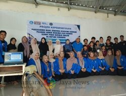 Mahasiswa PPG Calon Guru UMSU Melaksanakan Pelatihan Pembuatan lilin Aroma Terapi dari Minyak Jelantah