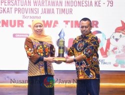 Berhasil Bangun Ekonomi Regional, Gubernur Khofifah Raih PWI Jatim Award 2025