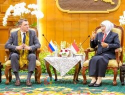 Pererat Kolaborasi Global, Gubernur Khofifah Terima Delegasi Tomsk Rusia di Grahadi Surabaya
