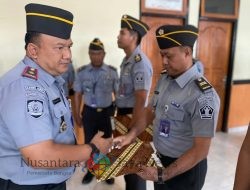 Momentum Tingkatkan Dedikasi, Kalapas Singaraja Lantik Enam Pegawai Lapas