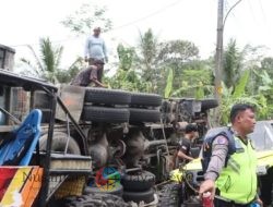 Tragis! 11 Orang Tewas dalam Kecelakaan Maut Truk Tronton dan Angkot di Purworejo