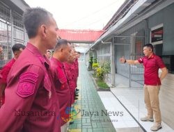 Komitmen Berantas Halinar, Kalapas Jember pimpin Razia Kamar Hunian