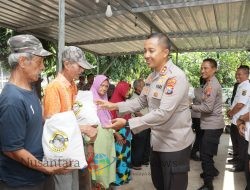 Cangkrukan Kamtibmas Polres Kediri Kota Berbagi Sembako dan Gelar Bakti Kesehatan