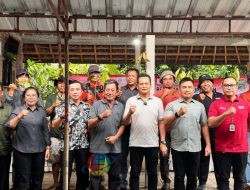 OJK Bali Bersama Pemkab Jembrana Serahkan Bibit dan Pupuk Organik Untuk Petani Kakao