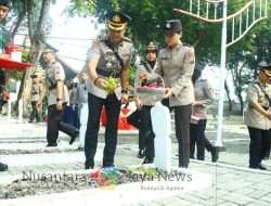 Kapolres Gresik Pimpin Ziarah dan Tabur Bunga di TMP Peringati HUT Bhayangkara ke-79