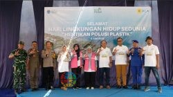 Peringati Hari Lingkungan Hidup Sedunia, Srikandi PT PLN (Persero) UIP JBTB melakukan Penanaman Mangrove di Pesisir Lamongan