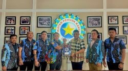 Ketua DPD IPK Sumatera Utara, Bastian Panggabean, S.Si, Apt. memberikan mandat kepada Tomi Sihotang, SH. sebagai Direktur LBH IPK Sumatera Utara