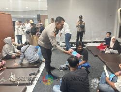 Polresta Banyuwangi dan ASDP Beri Puluhan Selimut dan Matras di Posko Ketapang untuk Keluarga Korban KMP Tunu Pratama