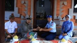 Danlanud I Gusti Ngurah Rai Laksanakan Anjangsana ke Kediaman Keluarga Pahlawan Nasional I Gusti Ngurah Rai di Carangsari