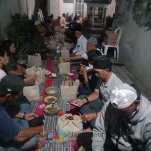 Genduren 7 Hari Almarhum Hadi Sujalmo Digelar Khidmat di Petemon Barat, Dihadiri Tokoh Masyarakat dan Rekan Media