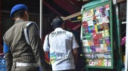 Operasi Gabungan di Surabaya, 981 Bungkus Rokok Ilegal Disita Satpol PP dan Bea Cukai