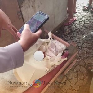 Geger Penemuan Bayi Perempuan di Warung Rujak Babat Jerawat, Dievakuasi ke RS Bhakti Dharma Husada