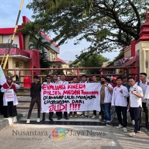 Maraknya Judi, KAMMI Medan Demo Poldasu Desak Evaluasi Kinerja Kapolsek Medan Tuntungan
