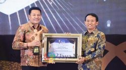 Bupati Sidoarjo Dinobatkan Sebagai Tokoh Yang Peduli Terhadap Kondisi Perekonomian dan Pembangunan Infrastruktur Sidoarjo