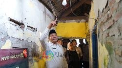 Bupati Sidoarjo Subandi Kunjungi Rumah Tidak Layak Huni di Bluru Kidul dan Magersari, Langsung Direnovasi