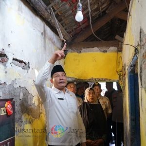 Bupati Sidoarjo Subandi Kunjungi Rumah Tidak Layak Huni di Bluru Kidul dan Magersari, Langsung Direnovasi