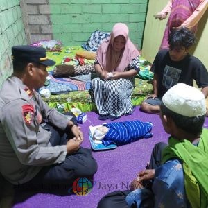 Warga Temukan Bayi Malang Di Dalam Kardus, Polsek Kempo Bertindak Cepat