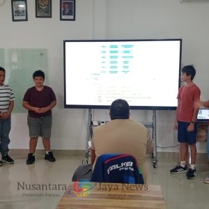 Siswa Cendekia Harapan Jimbaran Ciptakan Aplikasi WASTEWISE Tangani Masalah Sampah