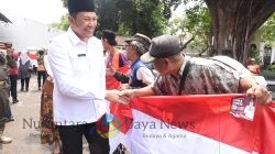 Masyarakat Sidoarjo Terima Bansos Pemprov Jatim Senilai Rp 4,9 Miliar