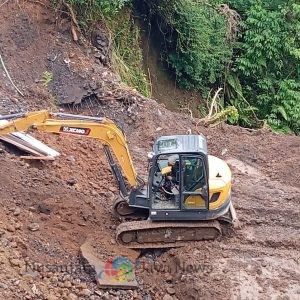 Longsor Putus Total Jalan Raya Nongan–Bangbang, Transportasi di Bangli Lumpuh