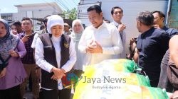Gubernur Jawa Timur Bersama Bupati Sidoarjo Tinjau Langsung Kegiatan Pasar Murah di Sidoarjo