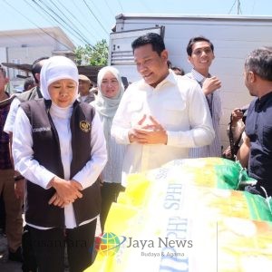 Gubernur Jawa Timur Bersama Bupati Sidoarjo Tinjau Langsung Kegiatan Pasar Murah di Sidoarjo