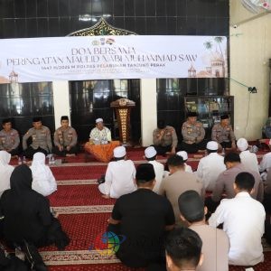 Doa Bersama dan Santunan Anak Yatim Warnai Peringatan Maulid Nabi Muhammad SAW 1447 H di Polres Pelabuhan Tanjung Perak