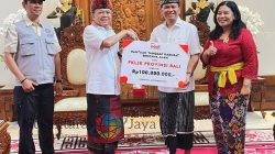 OJK Dan FKLJK Provinsi Bali Serahkan Donasi Bencana Banjir