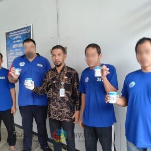 Wujudkan Pemasyarakatan Bersih dari Narkoba, Lapas Batang Gelar Tes Urine bagi Petugas dan Warga Binaan
