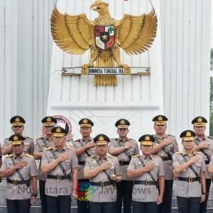 Jelang Hari Lalu Lintas Bhayangkara ke-70, Kakorlantas Polri Ziarah dan Tabur Bunga di TMP Kalibata
