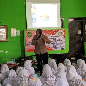 Cooling system Polsek Pandaan Masuk Pesantren, Edukasi Santri Soal Tertib Jalan dan Bahaya Perundungan