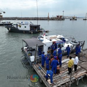 Cepat Dekat dan Bersahabat Ditpolairud Polda Jatim Gelar Perpustakaan dan Klinik Terapung
