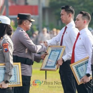 Satreskrim Polres Gresik Terima Penghargaan Kapolda Jatim Usai Ungkap Kasus Pembunuhan 1×24 Jam