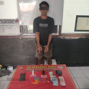 Asik Berjualan Sabu di Rumahnya, Seorang Pemuda Warga Desa Karombo di Bekuk Tim Opsnal Satnarkoba Polres Dompu