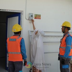 Hari Kesaktian Pancasila, PLN Sambung Listrik Gratis Bagi 93 KK di Kampung Nelayan Indramayu