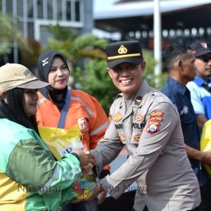 Perkuat Persatuan, Polres Gresik Gandeng Buruh dan Ojek Online dalam Apel Kebangsaan