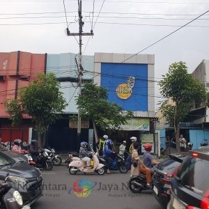 Pagi dan Sore Tanpa Lelah, Satlantas Polrestabes Surabaya Gencar Tertibkan Pelanggaran Lalu Lintas di Jalan Ngaglik