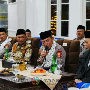 Kapolri Tekankan Jaga Persatuan-Kesatuan saat Silaturahmi ke Ponpes An-Nur Malang