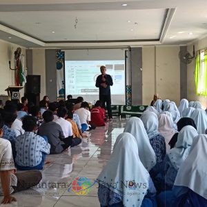 Gandeng LSM BLASS, SMP Muhammadiyah 1 Surabaya Sosialisasi Bahaya Narkoba