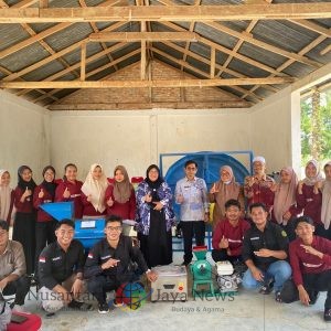 Mahasiswa KKN 2025 ULB Ciptakan Inovasi Pupuk Organik Berbahan Dasar Pelepah Sawit di Desa Bandar kumbul