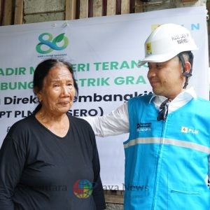 Hari Sumpah Pemuda, Wujudkan Mimpi Warga Poso: Ni Wayan Akhirnya Nikmati Cahaya Setelah Dua Tahun Tanpa Listrik